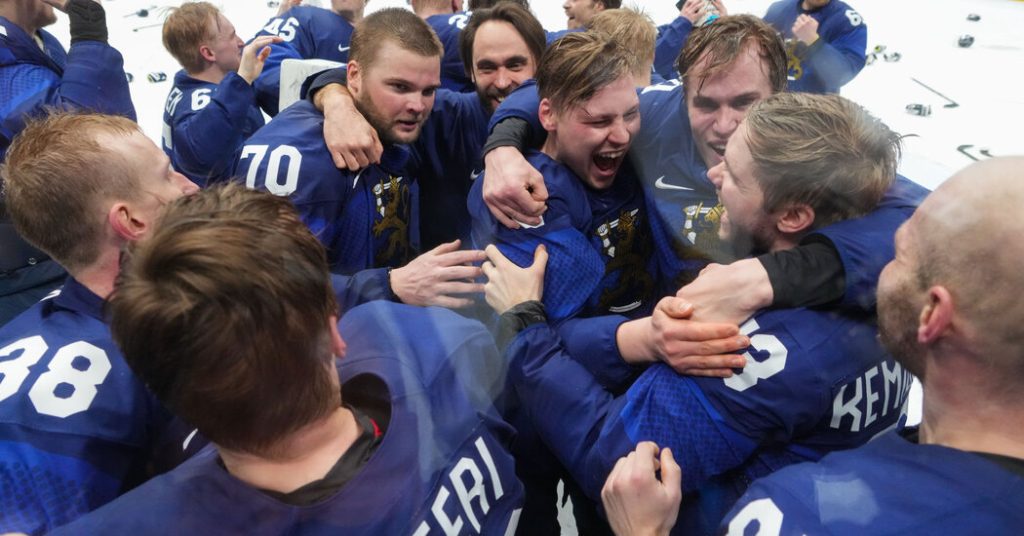 Finlandia vence a la República de China 2-1 y gana el oro en hockey masculino