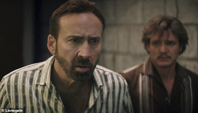 La premisa: en la película, el desafortunado Nicolas Cage acepta una oferta de un millón de dólares de un fan adinerado (Pedro Pascal) para asistir a una fiesta en España, quien luego emprende una aventura llena de acción.  Referencias a sus roles anteriores