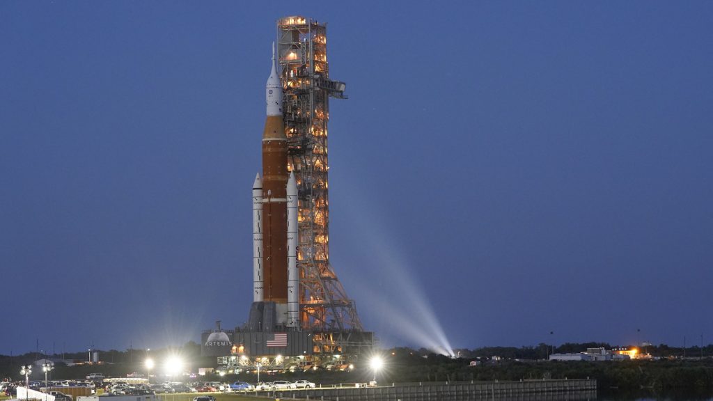 El cohete lunar Artemis 1 de la NASA ha alcanzado un hito importante, pero aún no se lanzará: NPR