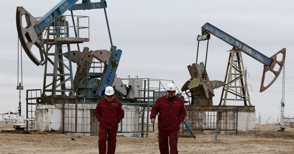 El petróleo se recupera con escasez de suministros y perspectivas de nuevas sanciones rusas