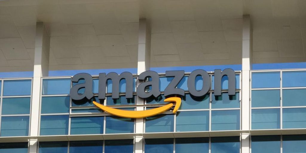 Amazon agrega 'recargos por combustible e inflación'