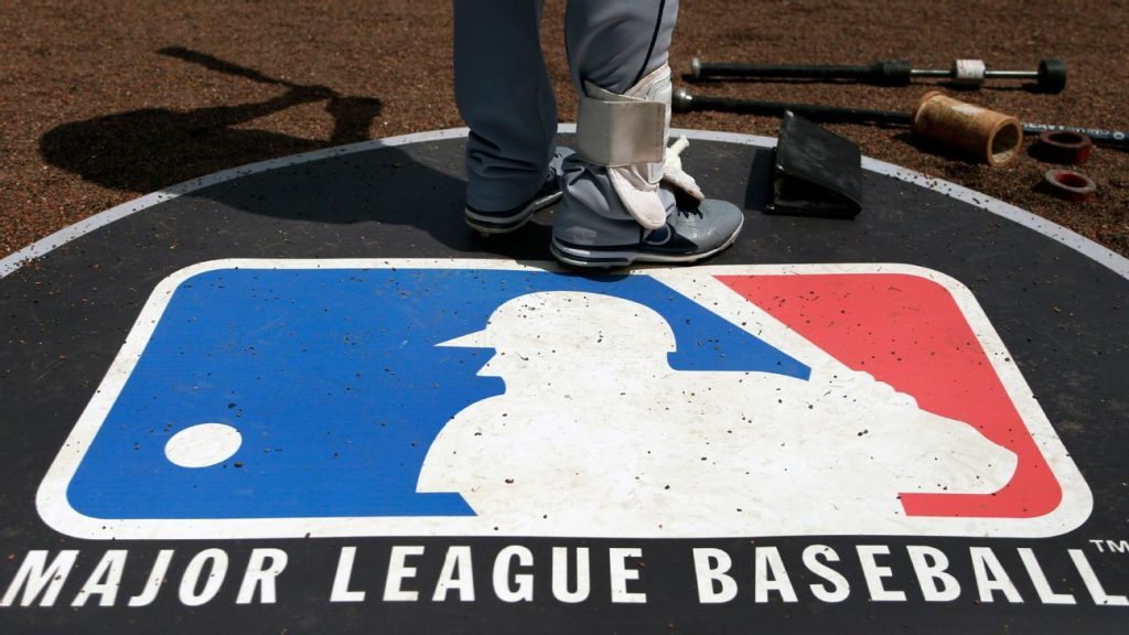 Las fuentes dicen que la MLB permitirá que los lanzadores y los pescadores usen tecnología antirrobo durante la temporada regular.