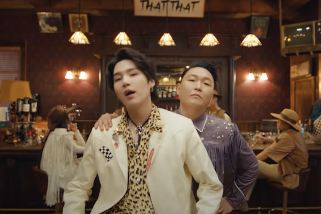 Mira a Psy y Suga del video musical 'That That' de BTS