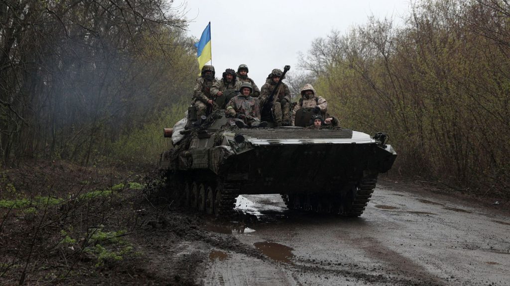 Nuevos tanques y artillería aumentan las esperanzas de Ucrania de derrotar a Rusia