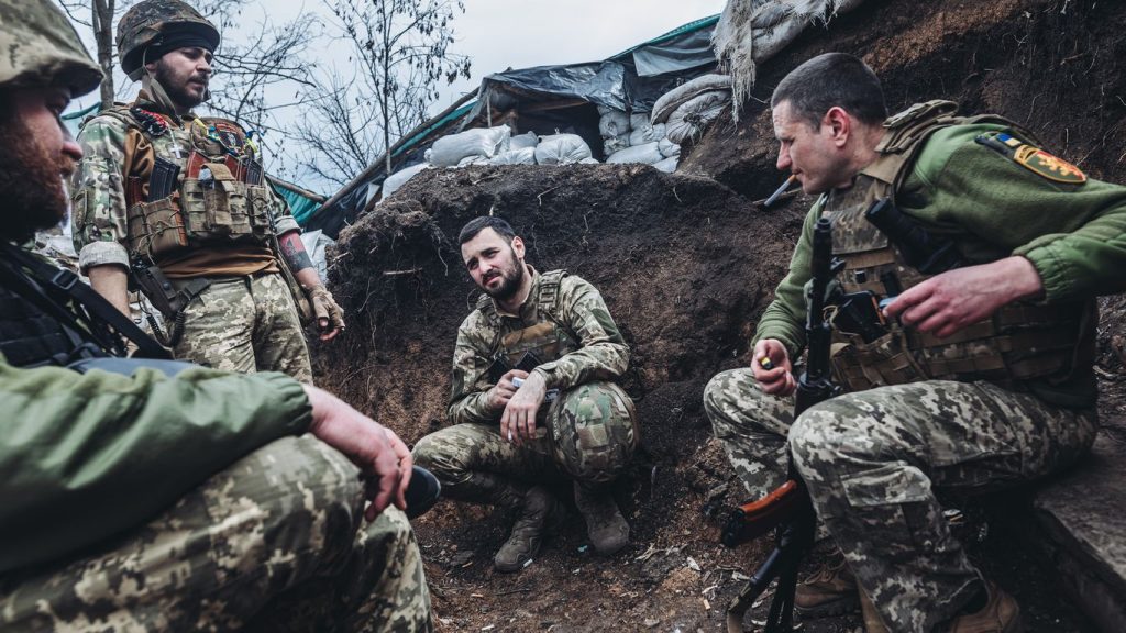 Rusia y Ucrania compiten para prepararse para una batalla decisiva en el Donbass