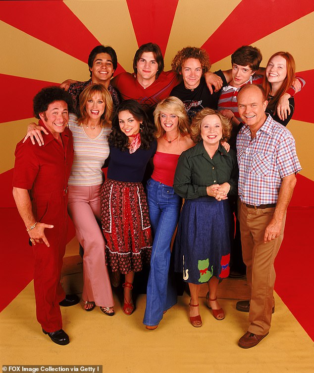 Mucho elenco original: Variety informa que cinco de los seis miembros originales del elenco aparecerán en este programa de los 90