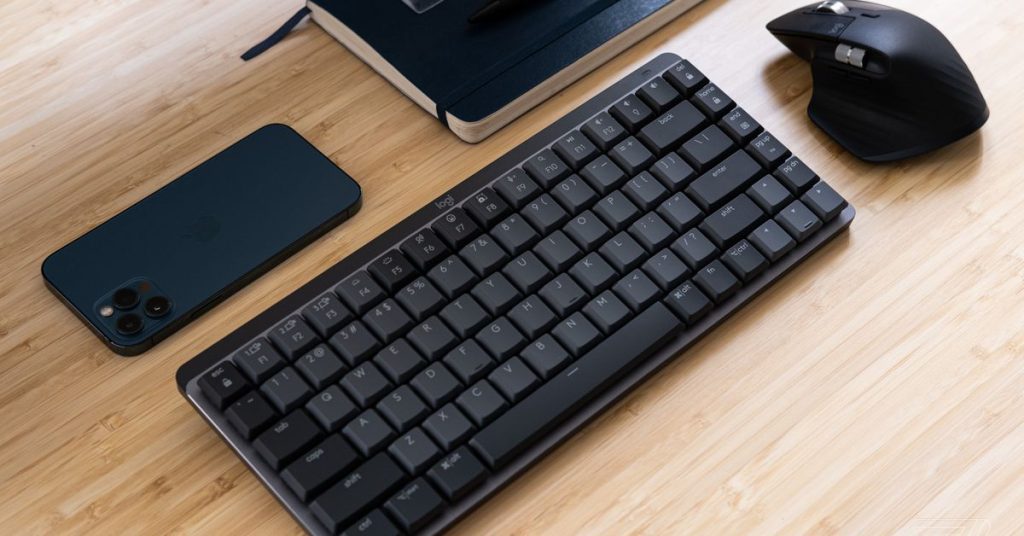 Revisión de Logitech MX Mechanical Mini: un teclado asequible para personas cuerdas