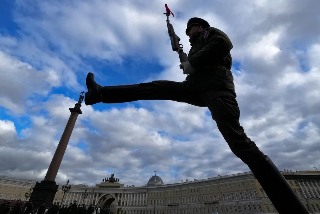 En el Día de la Victoria para Rusia, Putin se enfrenta a la opción de la movilización general de soldados