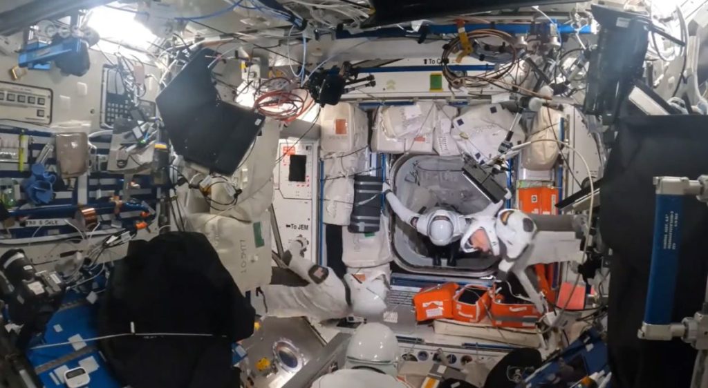 Mira a los astronautas de SpaceX Crew-3 "vals" en el espacio en un divertido video de vestimenta espacial