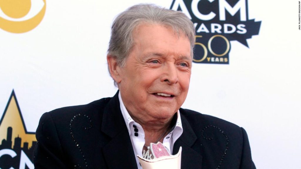 Muere el cantante de country Mickey Gilly a los 86 años