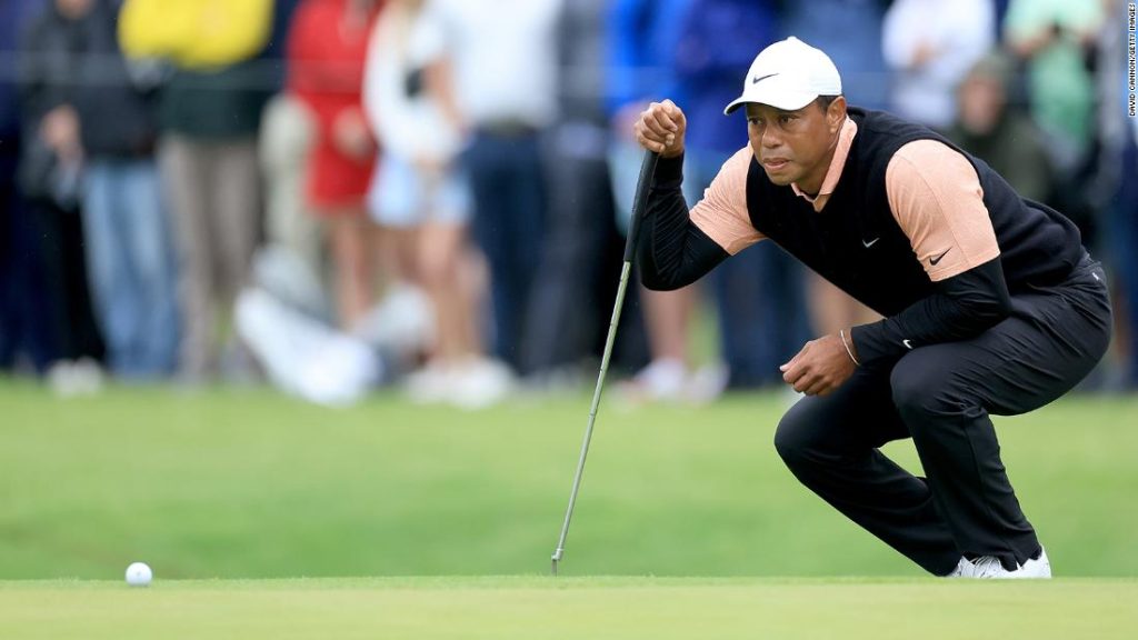 Tiger Woods se retiró del Campeonato de la PGA después de participar en la peor gira de su carrera.