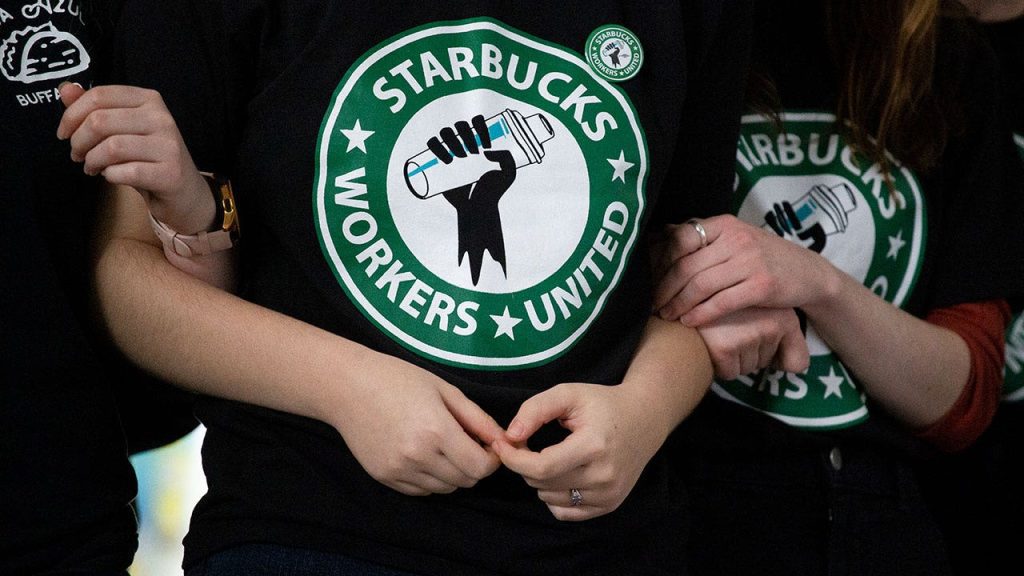 Starbucks cierra café de Nueva York en lo que sindicato llama venganza: Informe