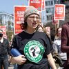 Los trabajadores de Starbucks están impulsando un aumento en la organización sindical en todo el país