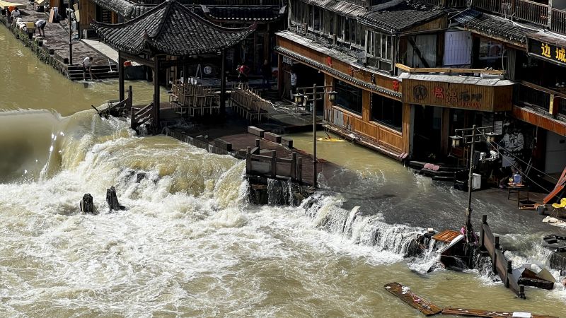 Fuertes lluvias matan a decenas en el sur de China mientras el cambio climático amplifica las temporadas de inundaciones