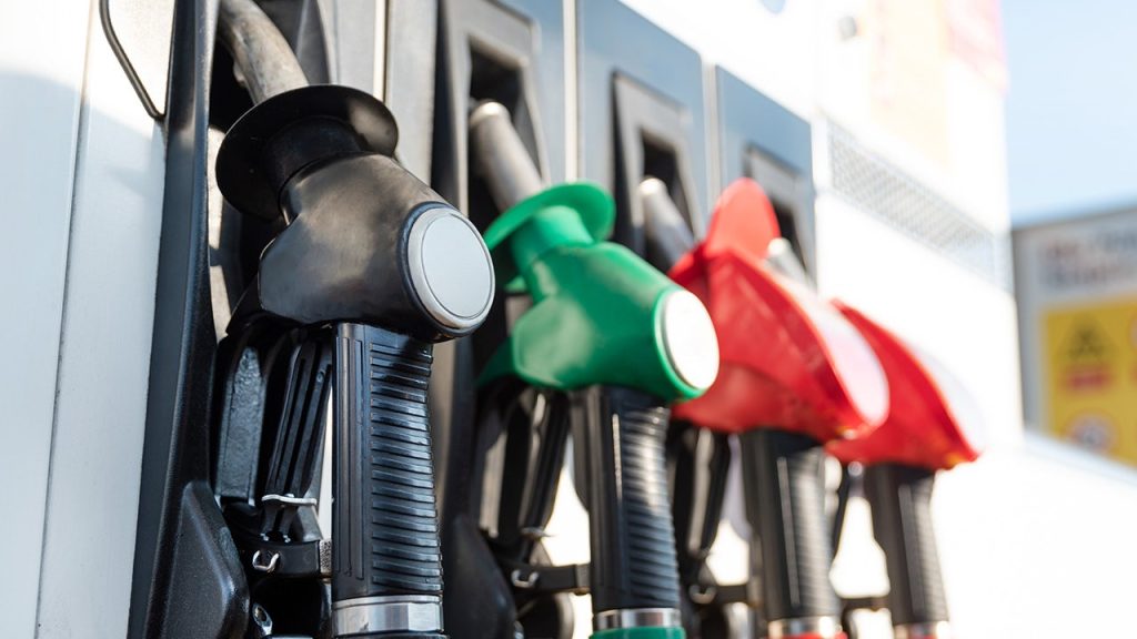 Los precios de la gasolina alcanzaron un nuevo récord el domingo por la mañana