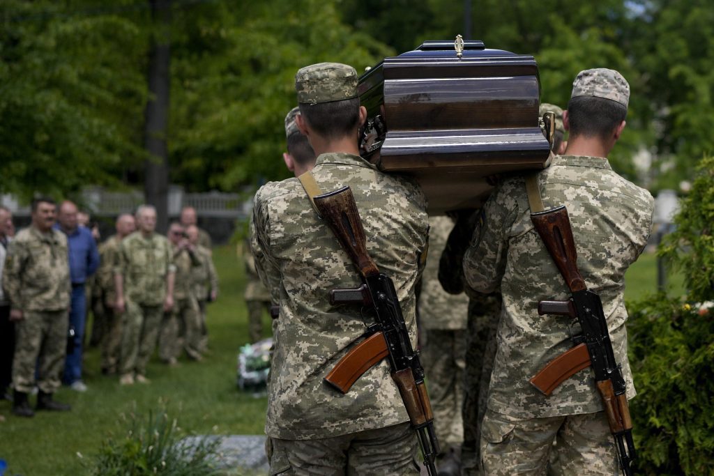 Con Ucrania perdiendo sus fuerzas, ¿cuánto tiempo puede seguir luchando?