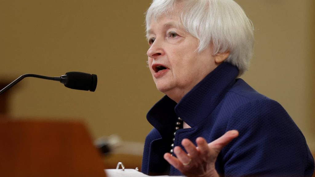 La secretaria del Tesoro, Janet Yellen, dice que una recesión no es inevitable