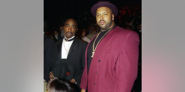 El difunto Tupac Shakur y Marion "Soge" Knight fue filmado en 1996. Knight actualmente cumple una sentencia de prisión de 28 años después de declararse no apelar por asesinato en 2018. 