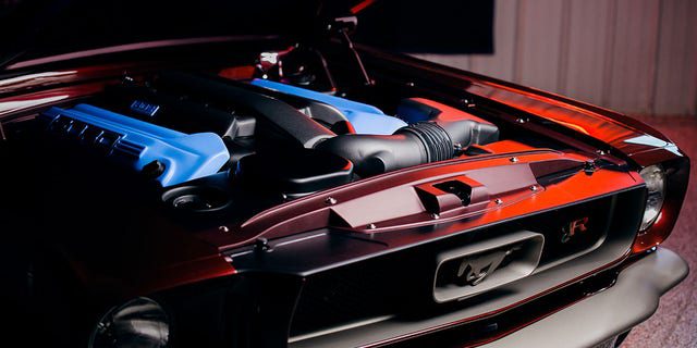 El Mustang está propulsado por un nuevo motor V8 de 5.0 litros.