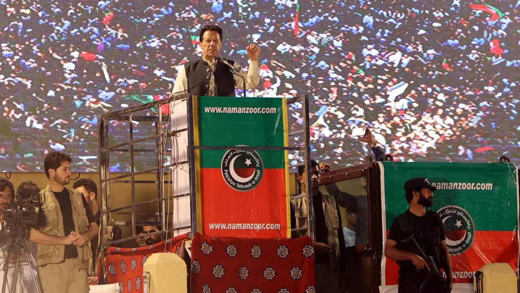 Imran Khan, el exlíder paquistaní, acusado en virtud de la Ley contra el terrorismo