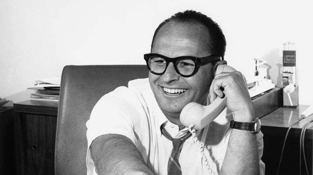 Mo Austin, legendario jefe de Warner Bros. Records, murió a los 95 años - Billboard