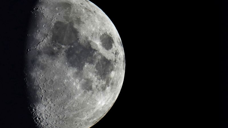 Partes de la luna pueden proporcionar temperaturas adecuadas para los humanos