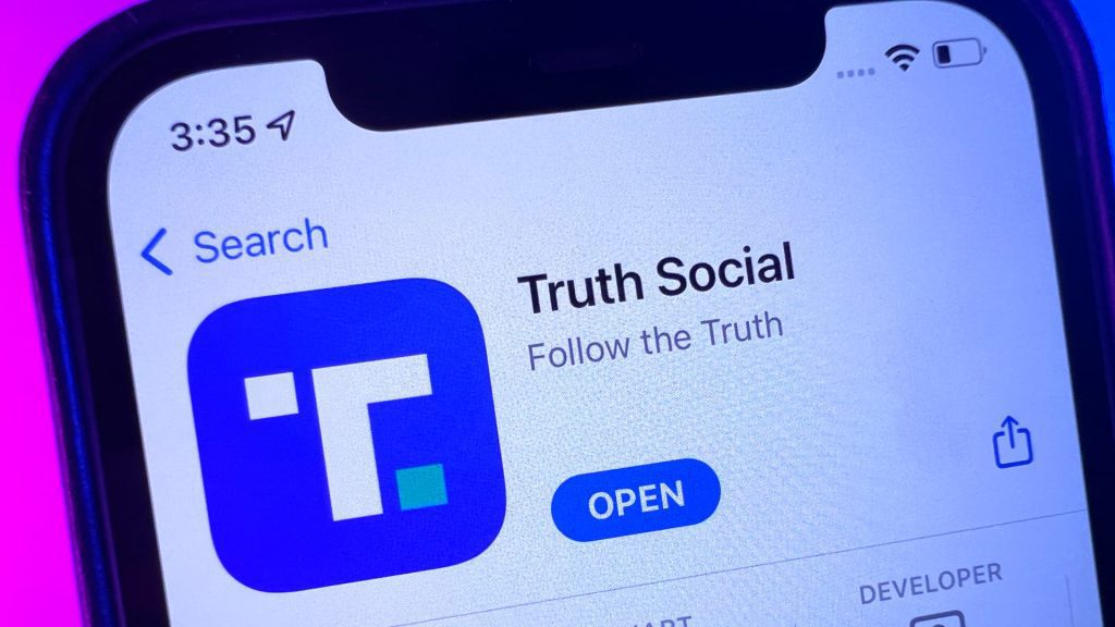 Trump's Truth Social ha sido prohibido en Google Play Store debido a problemas de moderación de contenido