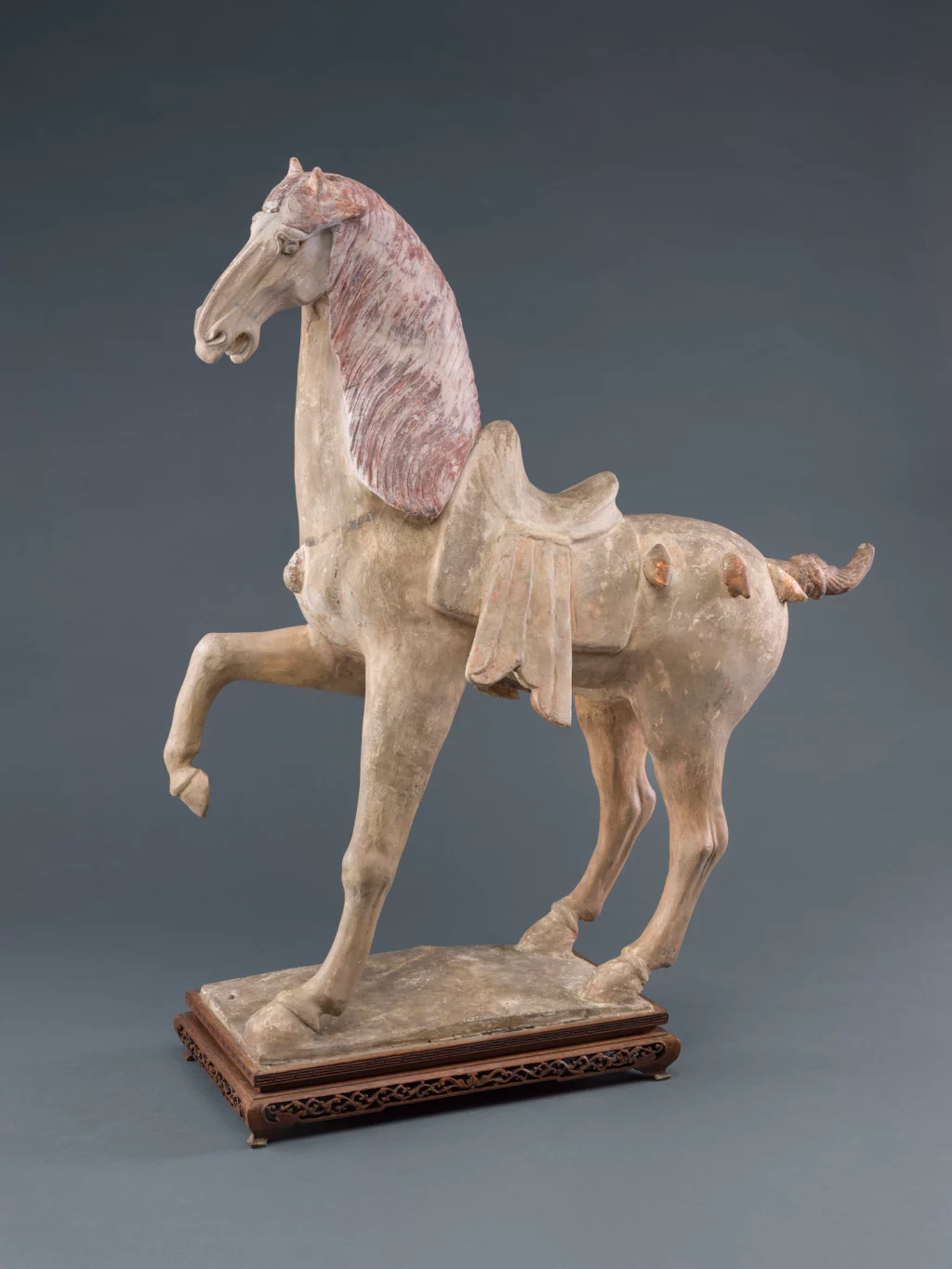 El arte se encuentra con la ciencia en el análisis de una antigua estatua de un caballo danzante