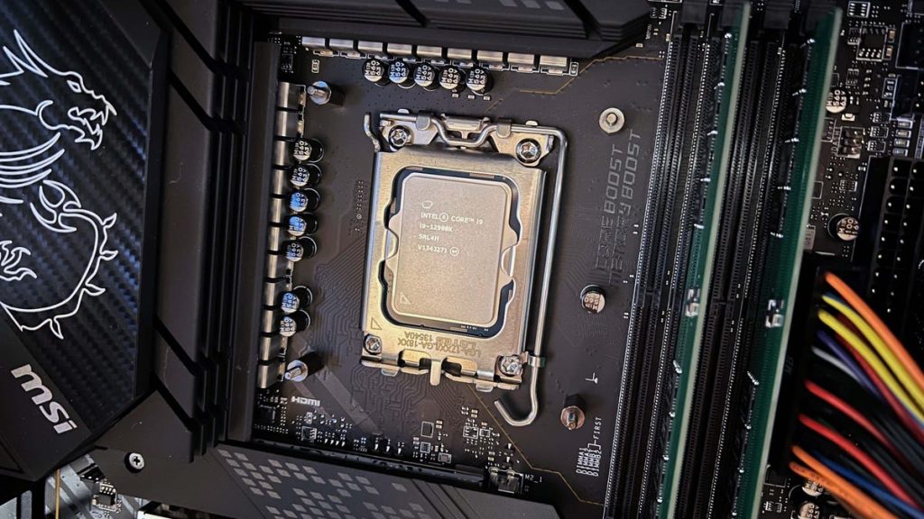 Intel Self-Leaks próximas especificaciones de CPU i5, i7 e i9 de 13.ª generación