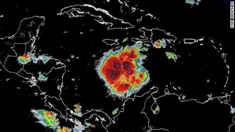La tormenta tropical Ian se intensifica en el Caribe y se dirige a Florida