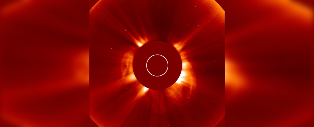 Una explosión solar masiva acaba de estallar desde el otro lado del sol: ScienceAlert