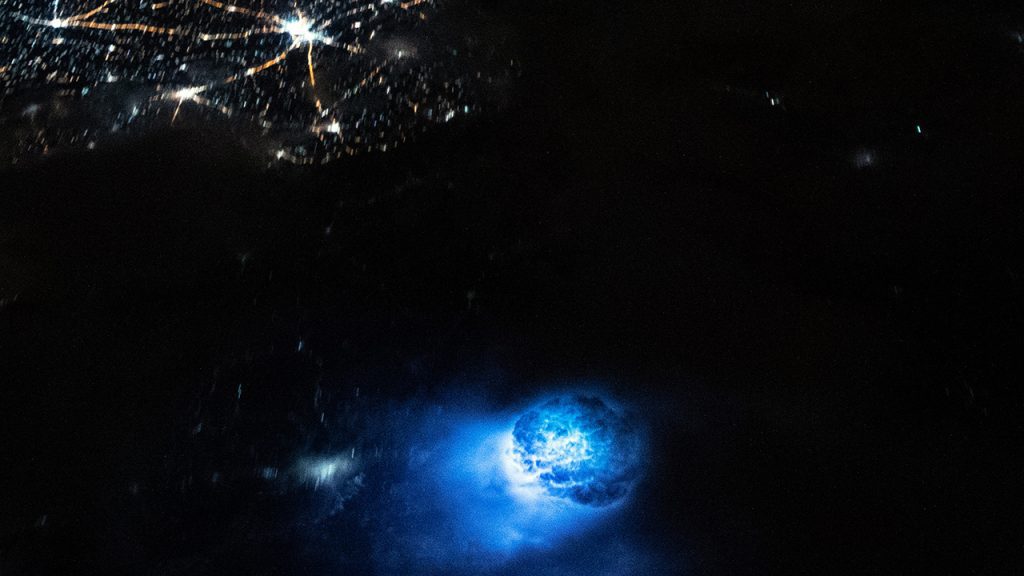 Un astronauta en la Estación Espacial Internacional toma una fotografía de deslumbrantes esferas azules que flotan sobre la Tierra