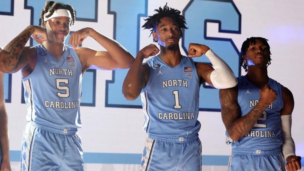 Clasificación de baloncesto universitario: Carolina del Norte ocupó el primer lugar en una encuesta de pretemporada de AP que ocupó el puesto 25 por delante de Gonzaga, Houston