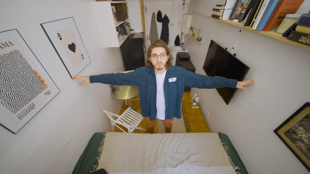 Este joven de 23 años paga $1,100 al mes para alquilar un apartamento de 95 pies cuadrados en la ciudad de Nueva York