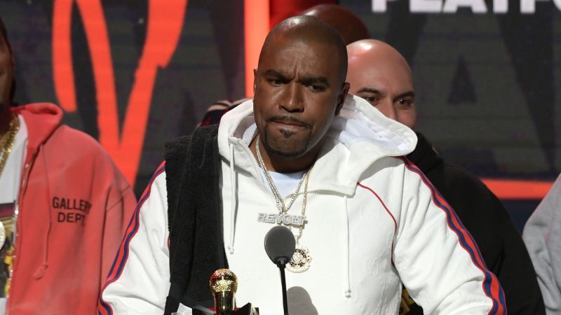 NORE se disculpa con la familia de George Floyd por los comentarios de Kanye West
