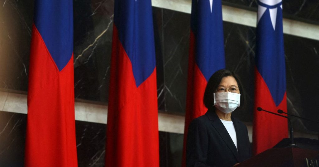 Taiwán dice que la guerra con China no es una opción 'absoluta', pero fortalece las defensas