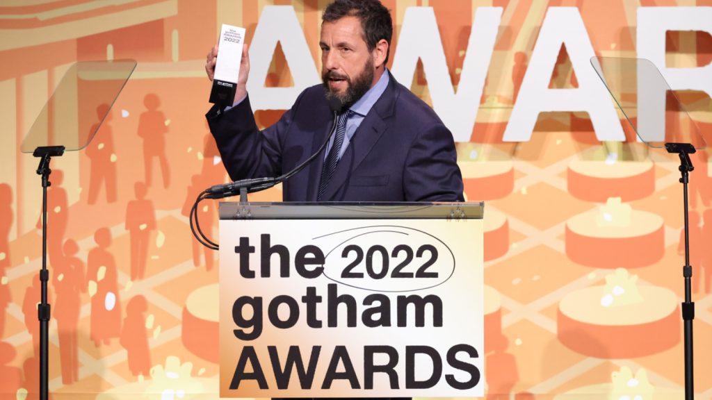 Adam Sandler deja que sus hijas escriban un discurso salvaje en los premios Gotham - Rolling Stone