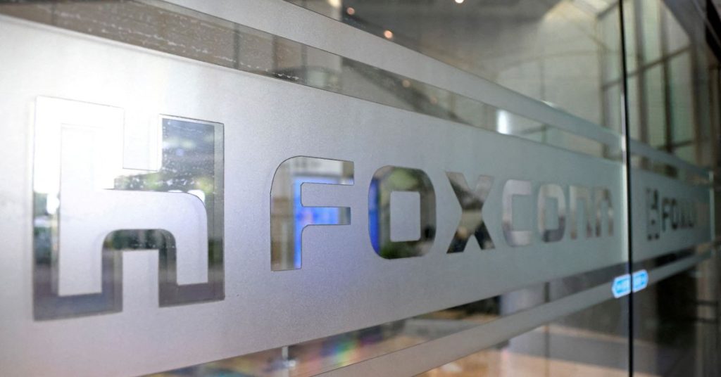 Foxconn se disculpa por un error salarial en su fábrica de iPhone en China tras los disturbios de los trabajadores