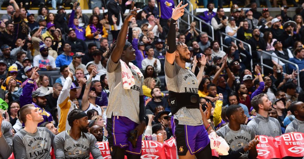 Lakers vs Kings Puntuación final: 120-114 Los Lakers colapsan en el cuarto
