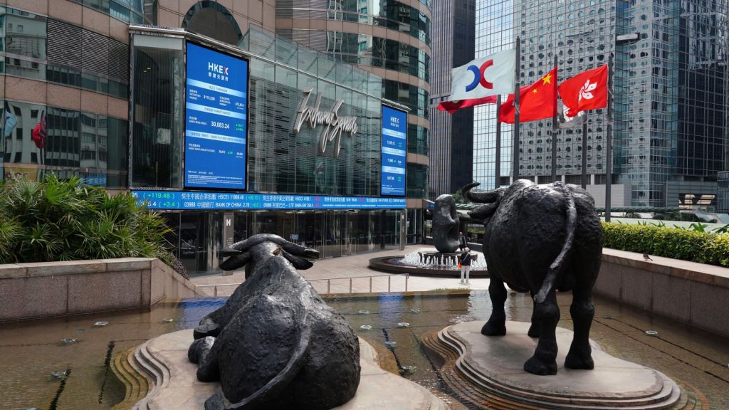Las acciones de Hong Kong saltan después de que China reduce el período de cuarentena, más del 7%