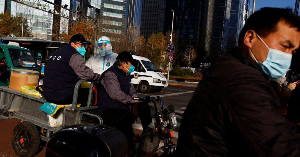 Los casos de coronavirus en China están aumentando y Beijing, muy afectada, está endureciendo las reglas de entrada