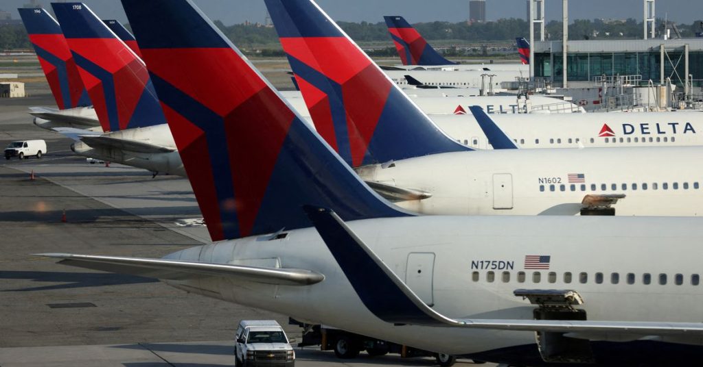 Los pilotos de Delta Air votan para autorizar la huelga