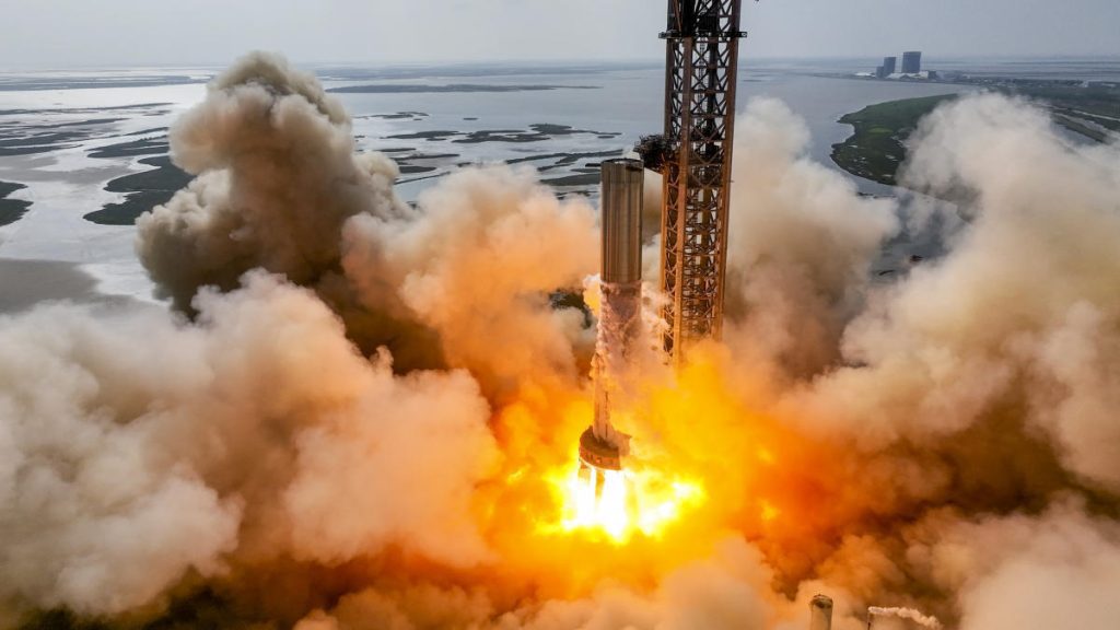 SpaceX planea vencer a la NASA en el lanzamiento del cohete más grande de la historia