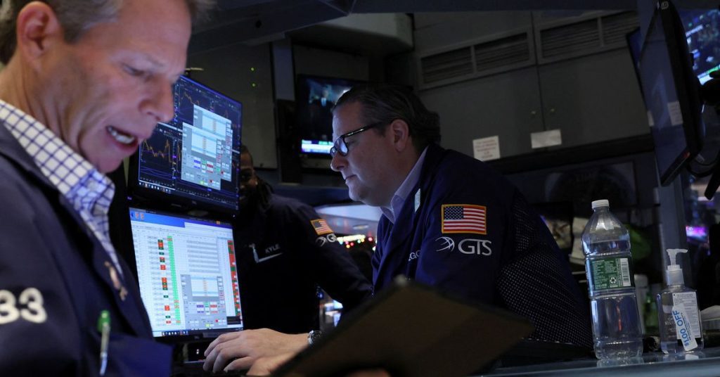 Wall Street cerró a la baja cuando los inversores digirieron los datos económicos