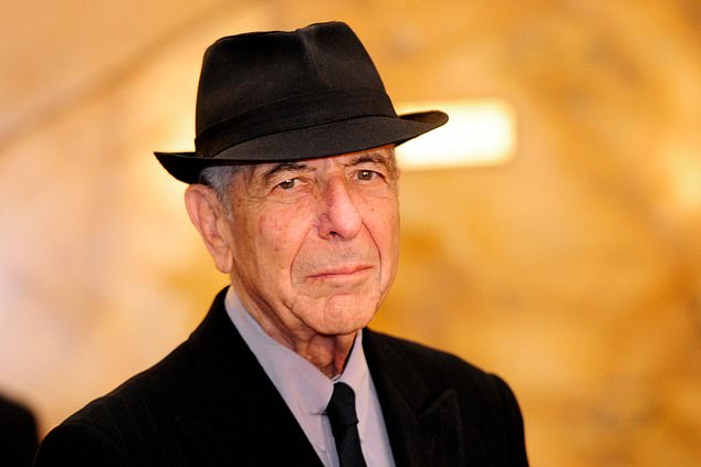 Los hijos de Leonard Cohen demandaron al fideicomisario designado a cargo del patrimonio de $48 millones de su padre y alegan que falsificó documentos para obtener el control.
