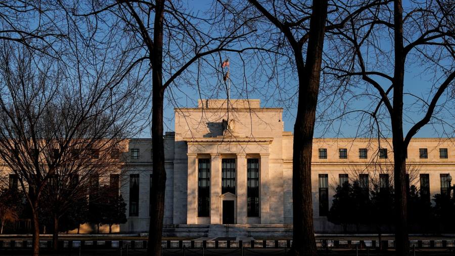 La Fed sube los tipos de interés medio punto mientras los bancos centrales entran en una nueva fase