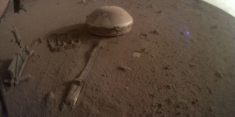 Después de una larga lucha con el polvo marciano, la sonda InSight de la NASA se ha calmado
