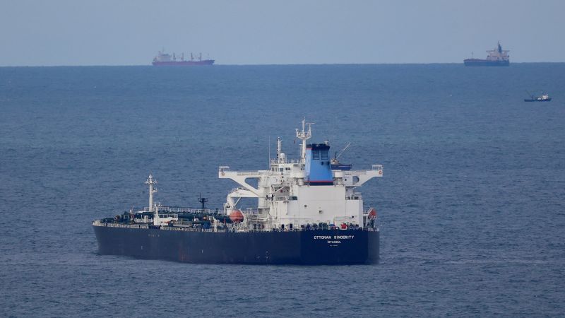 Petroleros atrapados en el Mar Negro.  Eso podría convertirse en un problema.