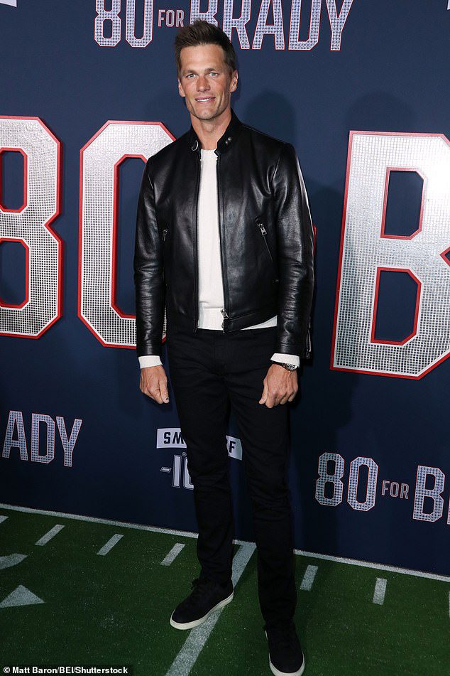 Tom Brady camina por la alfombra roja por primera vez desde que se separó de su ex esposa Gisele Bundchen
