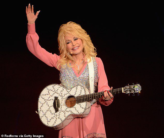 Dolly Parton, de 77 años, está revelando la verdadera razón por la que deja de hacer giras, y tiene algo que ver con su marido de toda la vida, Carl Dean.